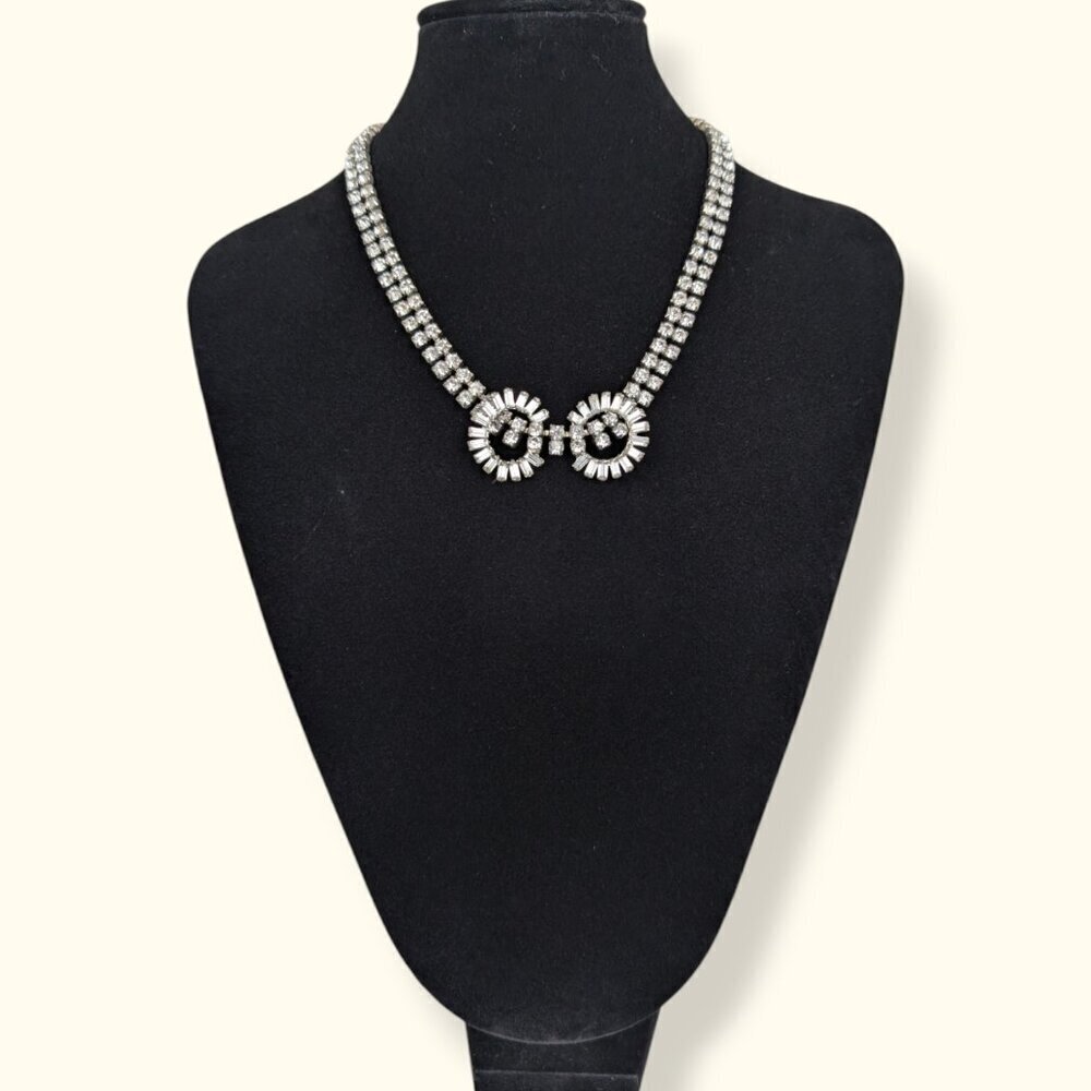 Vintage Rhinestone Circle Accent Necklace
